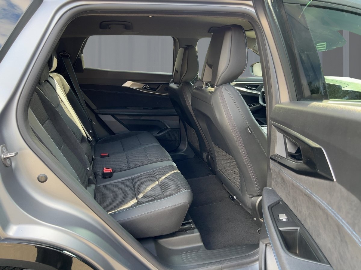 1.2 Full Hybrid 200 Esprit Alpine 9